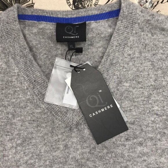 Qi Cashmere V-Neck Sweater - Picture 4 of 6